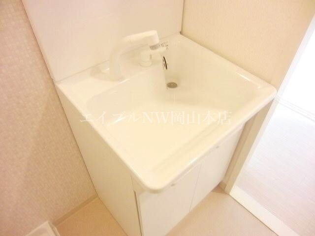 物件内観写真12　(独立洗面台)