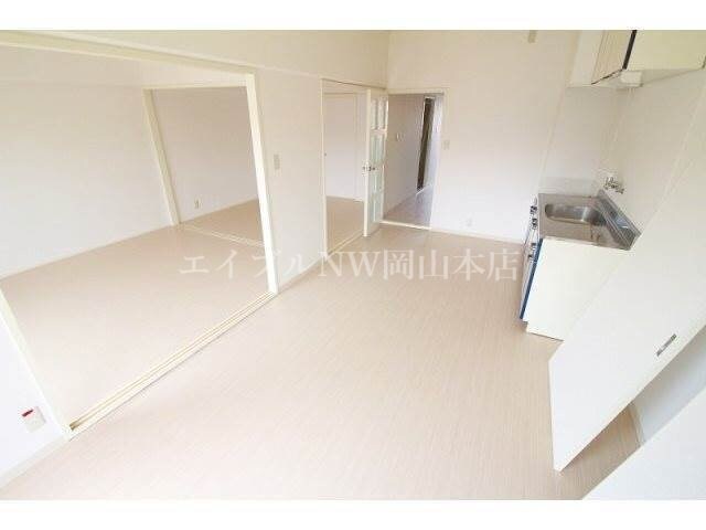 物件内観写真15　(リビング)