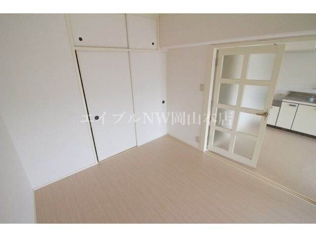 物件内観写真16　(玄関から)