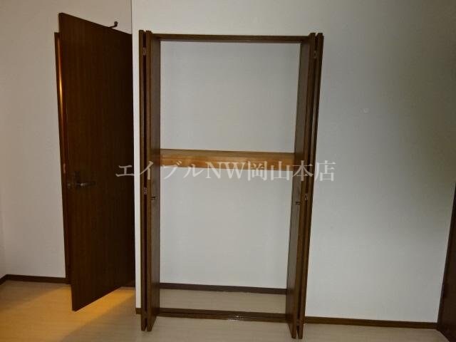 物件内観写真12　(収納)