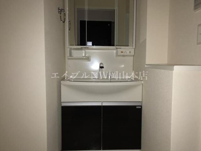 物件内観写真11　(洗面)