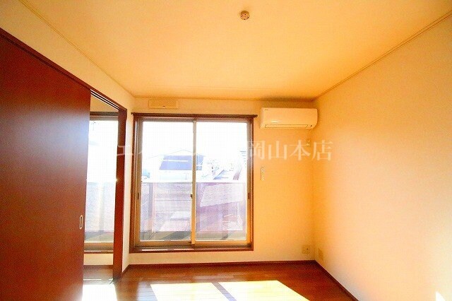 物件内観写真7　(同物件別部屋の写真です)