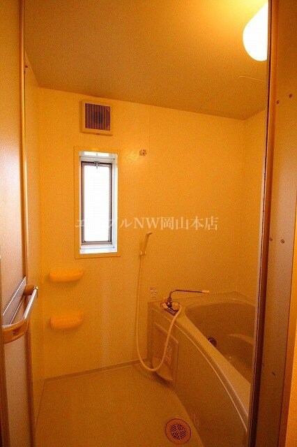 物件内観写真9　(同物件別部屋の写真です)