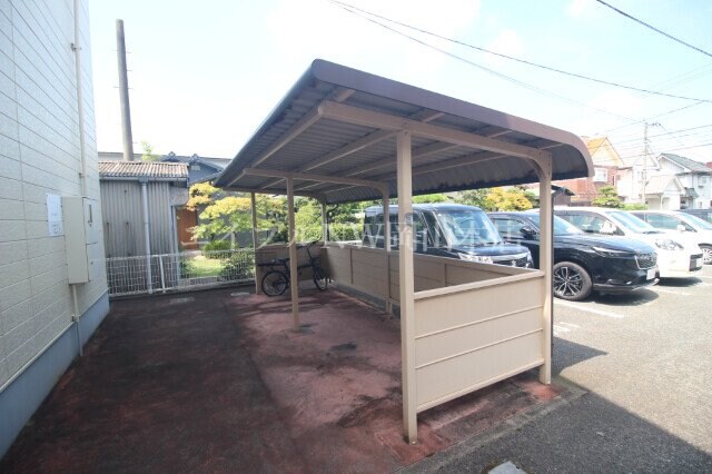 物件外観写真4　(駐輪場)