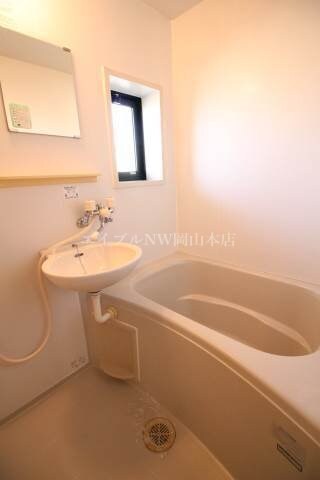 物件内観写真8　(バス／シャワールーム等)