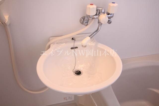 物件内観写真10　(洗面所)