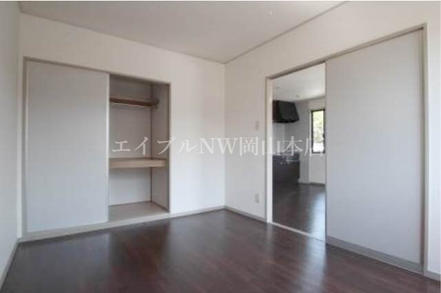 物件内観写真13　(寝室)