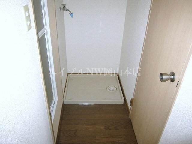 物件内観写真18　(洗濯機置き場)