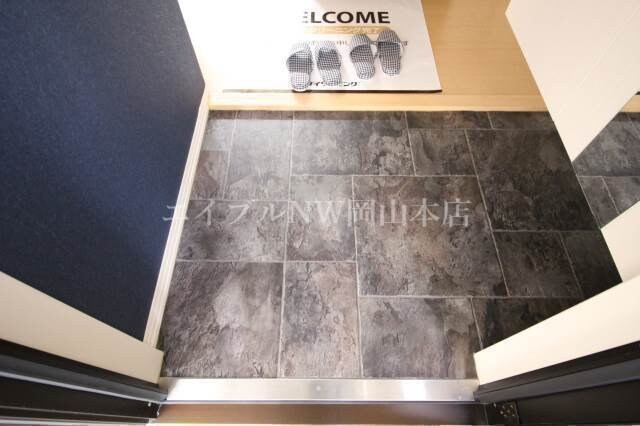 物件内観写真13　(玄関)