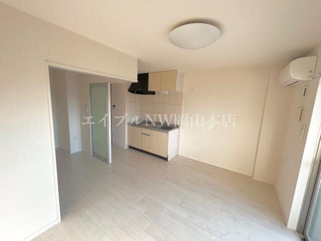 物件内観写真11　(リビング)