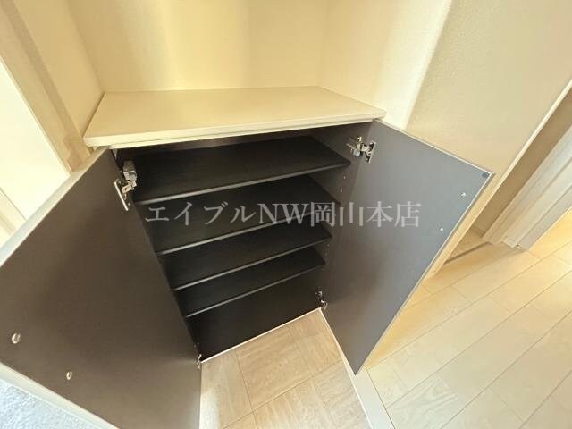物件内観写真14　(下駄箱)