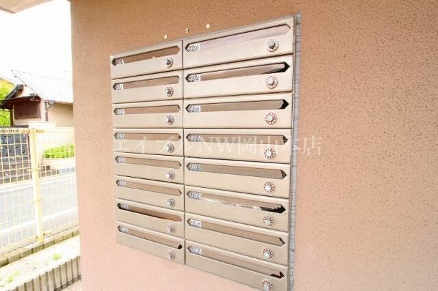 物件外観写真5　(集合ポスト)