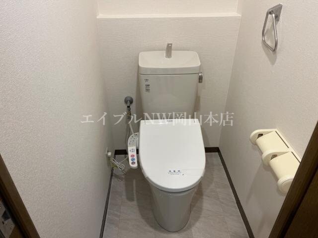 物件内観写真13　(シャワー付トイレ)