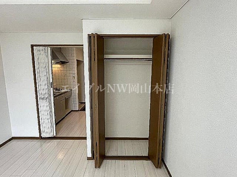 物件内観写真13　(クローゼット)