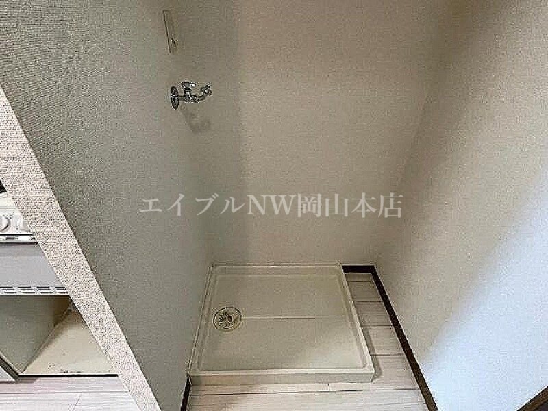 物件内観写真17　(洗濯機置場)