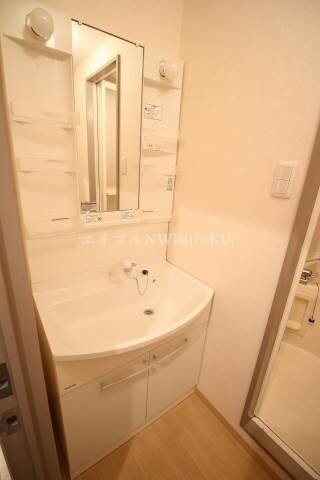 物件内観写真11　(独立洗面台)