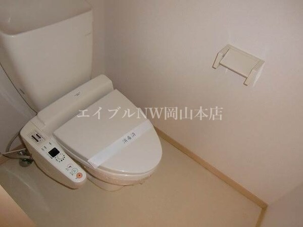 トイレ(同物件別部屋)
