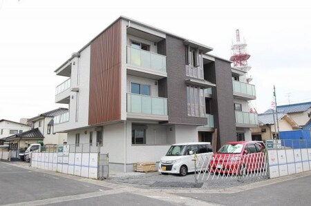 シャーメゾンガーデンズ上中野外観写真