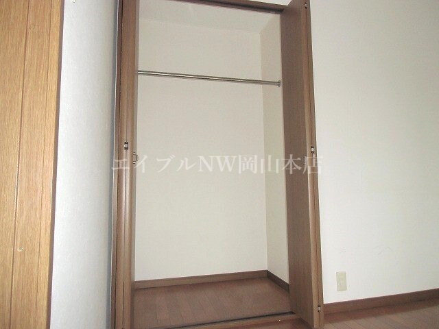 物件内観写真12　(収納)