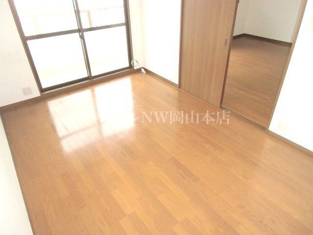 物件内観写真18　(子供部屋)