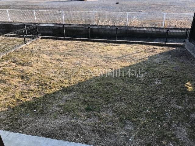 物件内観写真15　(専用庭)