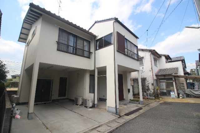 芳泉2丁目戸建て