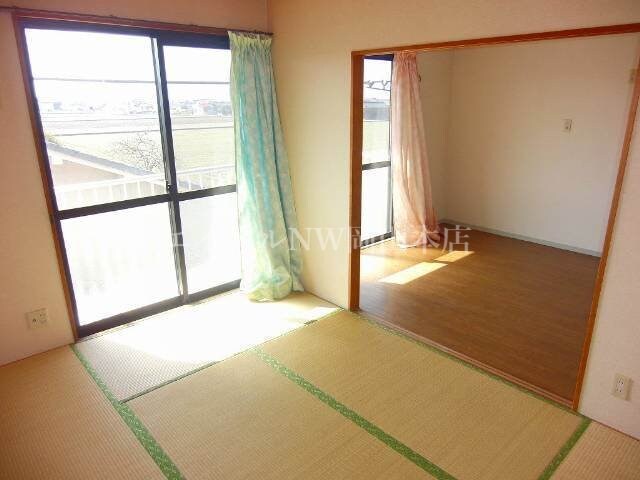 物件内観写真11　(洋室)