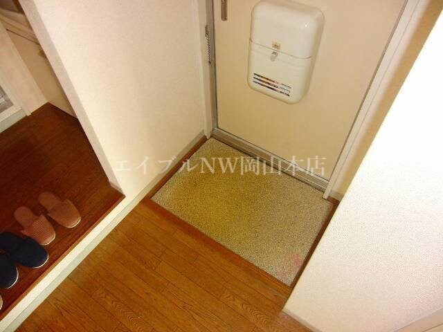 物件内観写真13　(玄関)