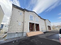 エルムプラシード3号館の外観写真