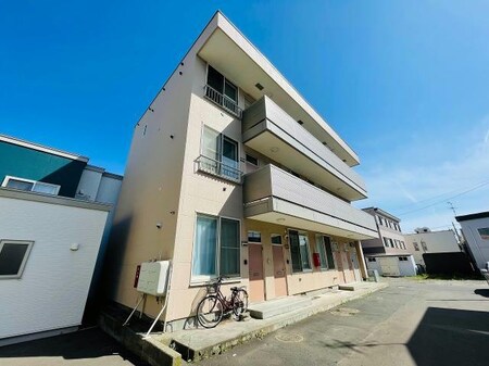 レジデンス深堀外観写真