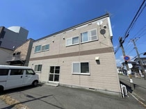 栄町アパートの外観写真