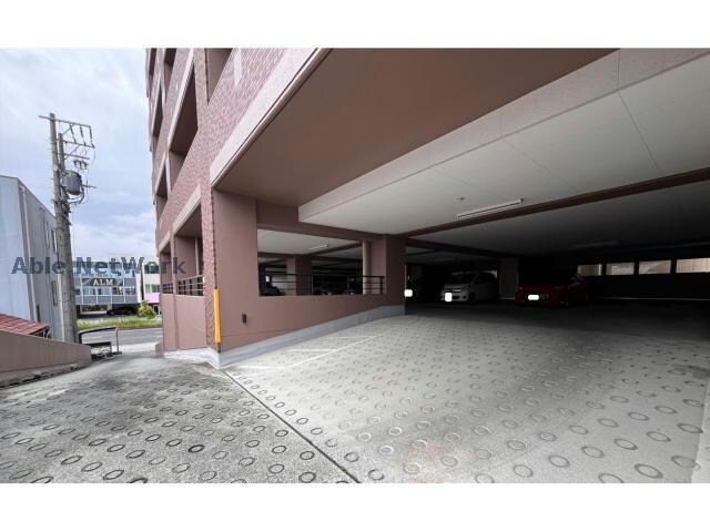 物件外観写真3　(立体駐車場)