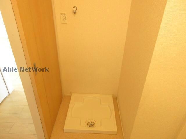 物件内観写真16　(洗濯機置き場)