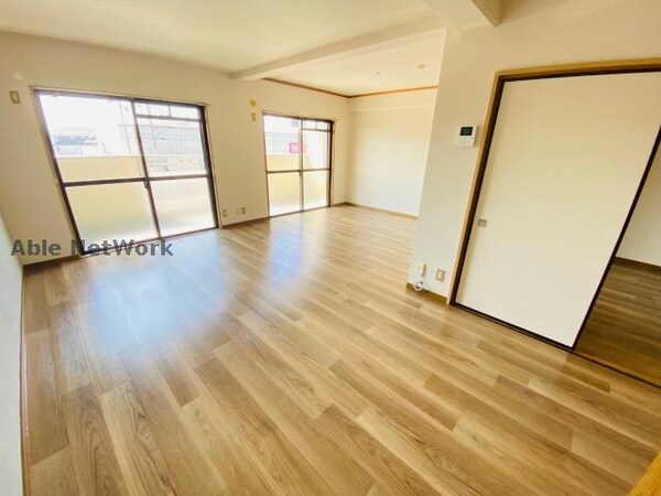 リビングダイニング