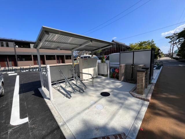 物件外観写真3　(Ⅰ棟　駐輪場)