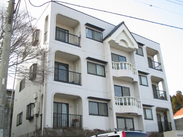 金子マンションの物件外観写真