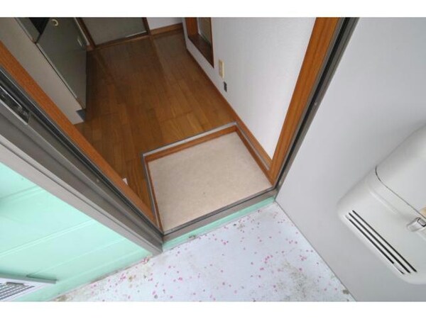 玄関回り(現状優先)