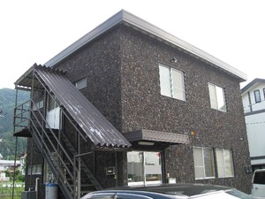 松波テナント外観写真