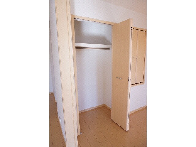 物件内観写真8　(クローゼット)