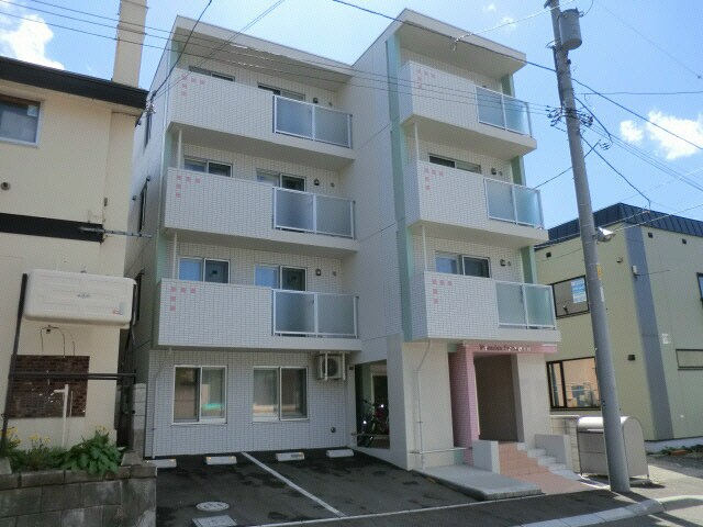 プルミエ福住の物件外観写真