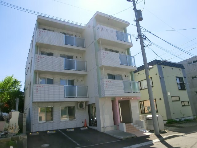 プルミエ福住の物件外観写真