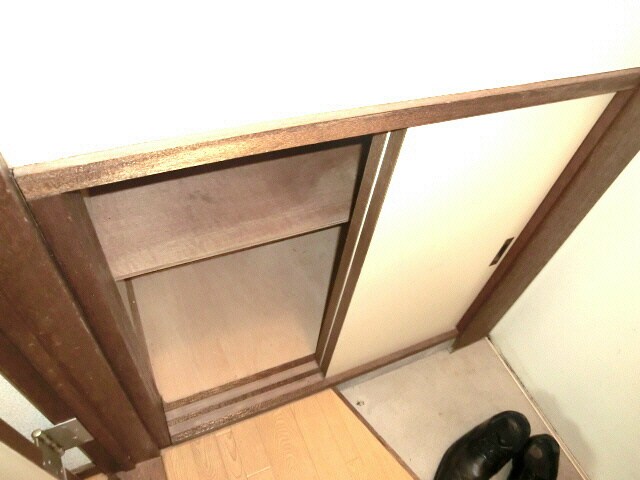 物件内観写真2　(シューズボックス)