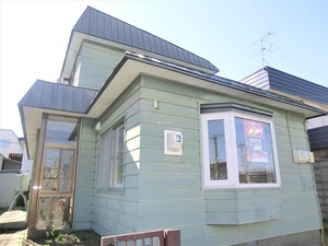 西岡1-4戸建外観写真