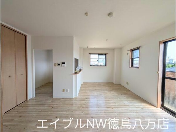 リビングダイニング