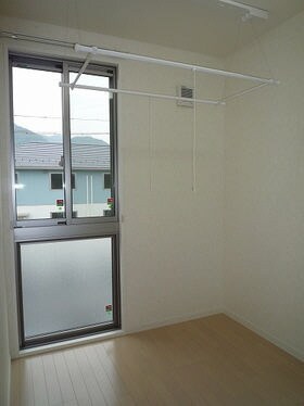 物件内観写真5　(サンルーム)