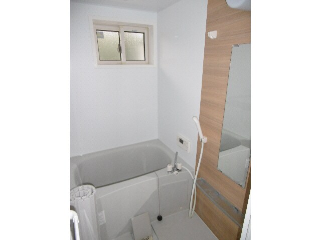 物件内観写真8　(浴室（203）)