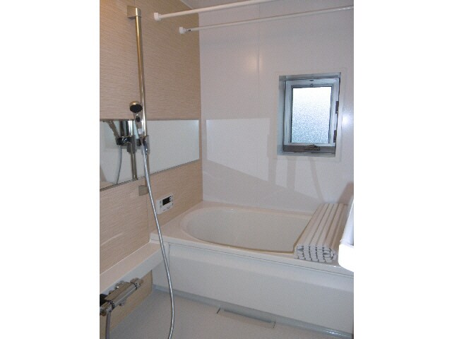 物件内観写真9　(浴室（305）)