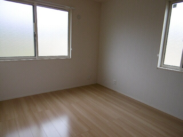 物件内観写真11　(洋室（201）)