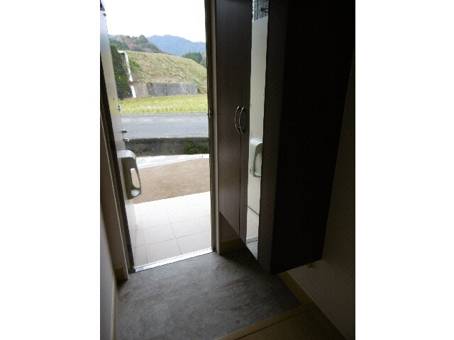 物件内観写真13　(玄関（201）)