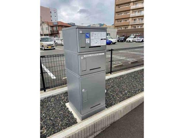 物件外観写真4　(宅配ボックス)